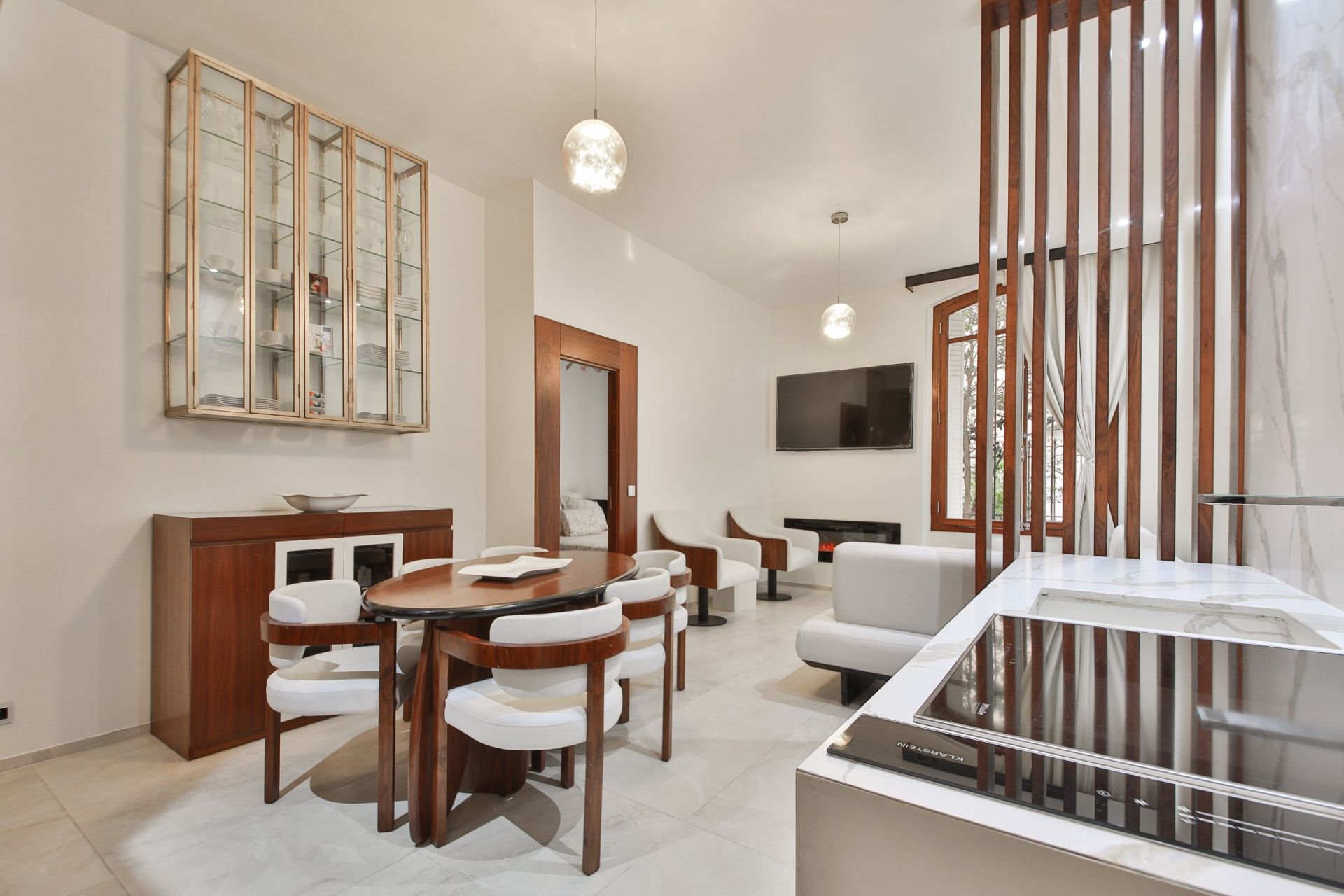 Aпартаменты 3 комнаты в продаже на PARIS (75008)