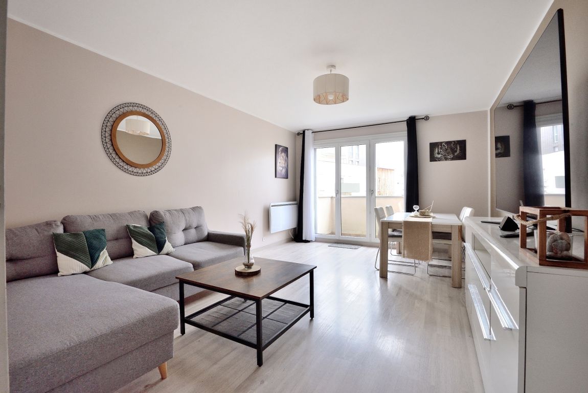 apartment 4 rooms for sale on MEAUX (77100)