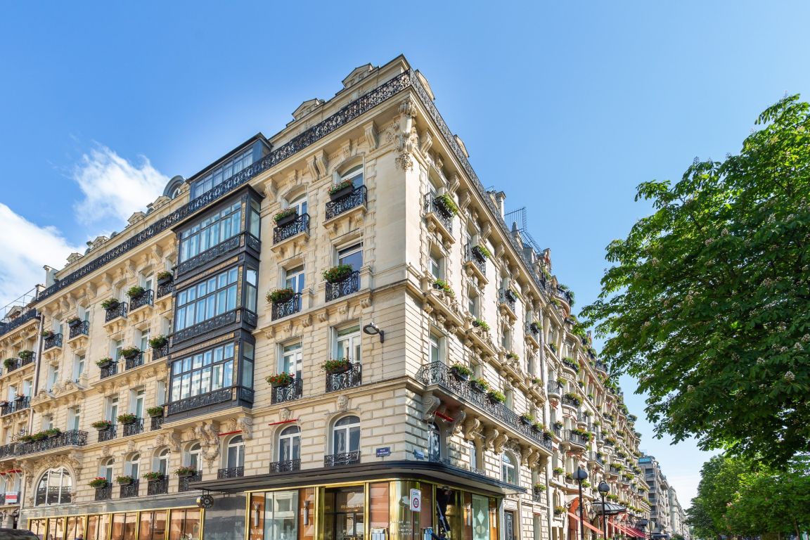 apartment 7 rooms for sale on PARIS (75008)