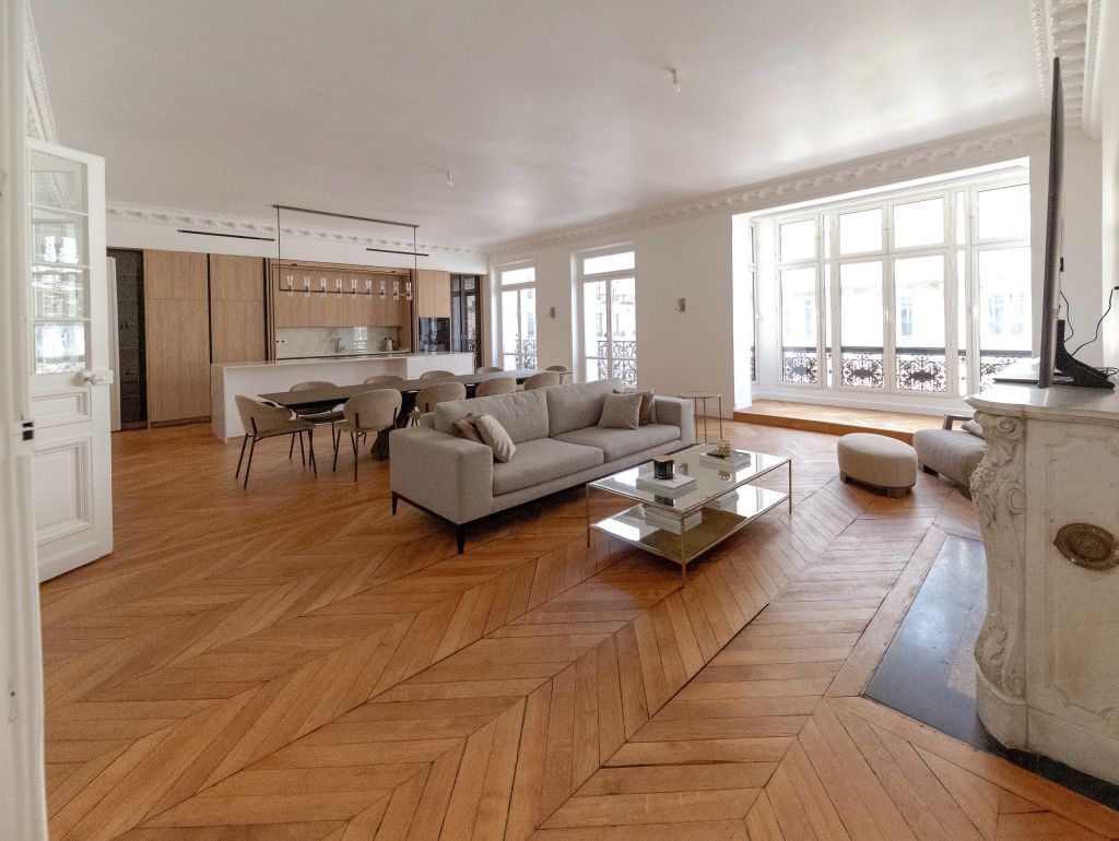 apartment 7 rooms for sale on PARIS (75008)