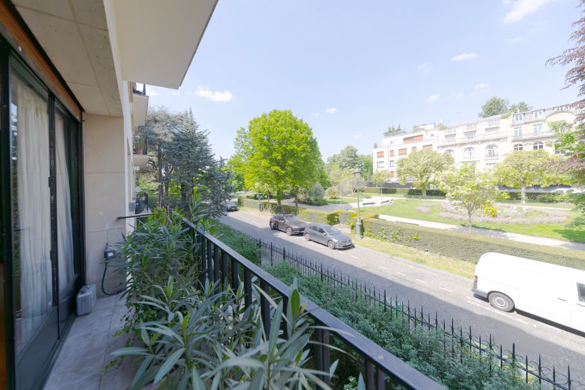 apartment 4 rooms for sale on PARIS (75016)