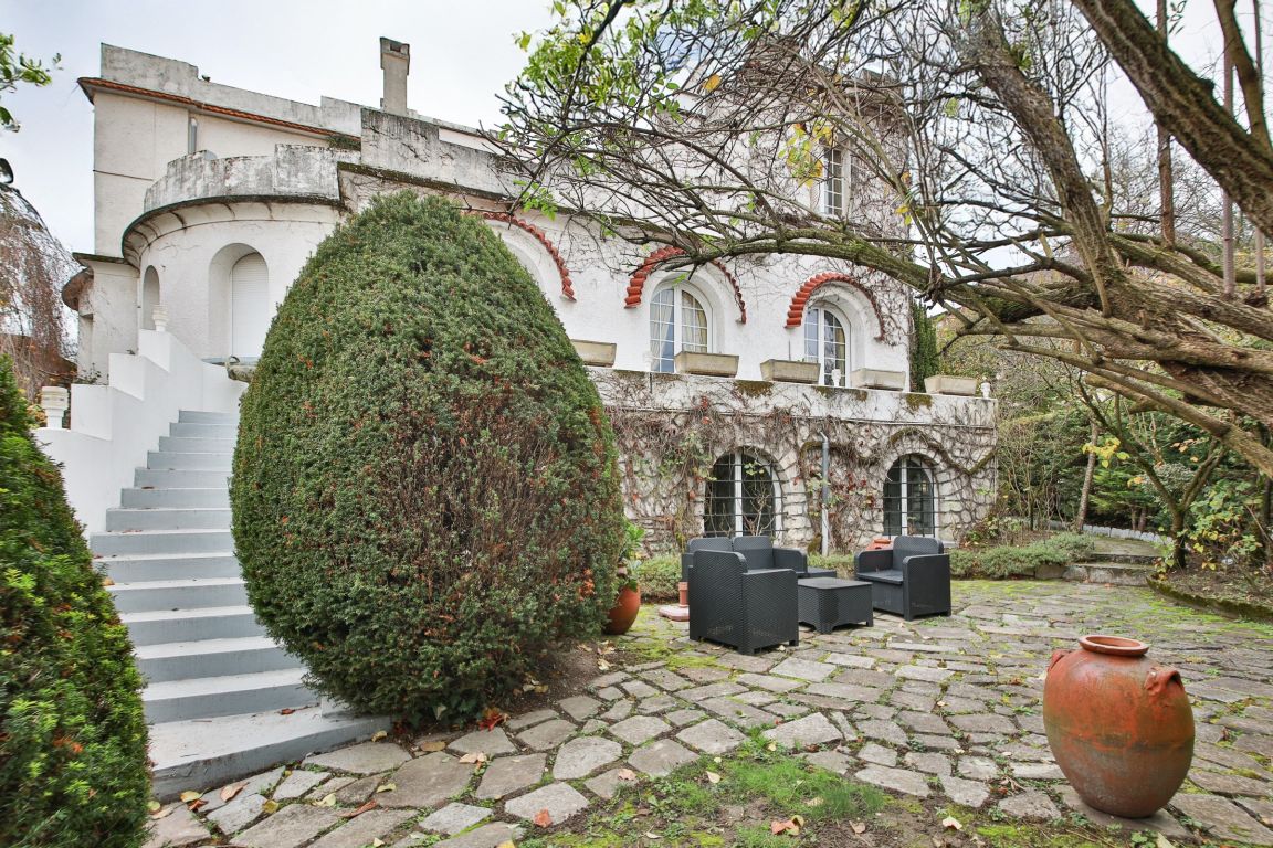 maison 10 pièces en vente sur SURESNES (92150)