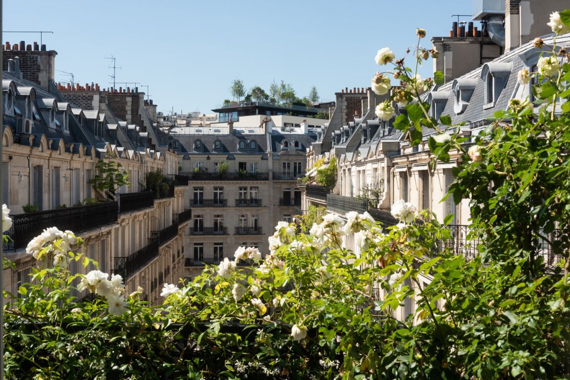 apartment 6 rooms for sale on PARIS (75008)