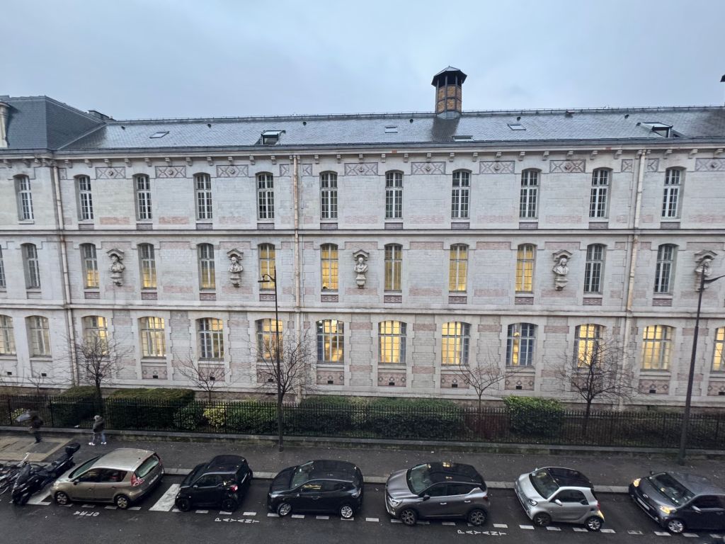 apartment 2 rooms for sale on PARIS (75116)