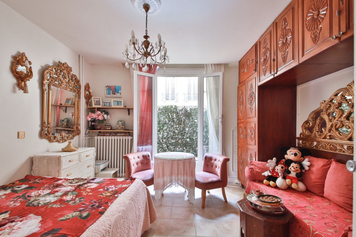 apartment 1 room for sale on PARIS (75116)