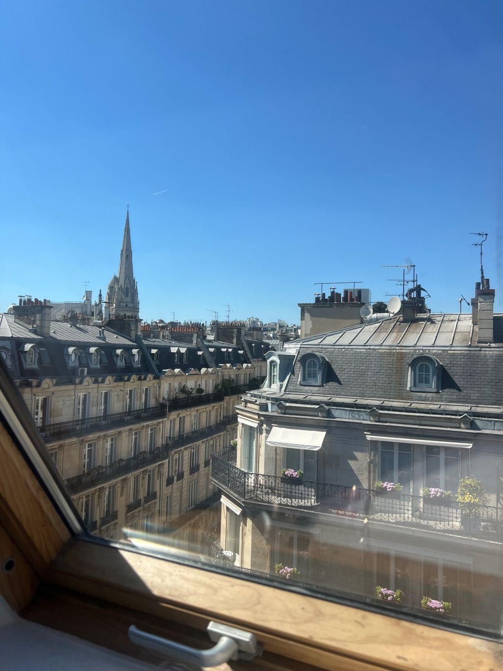 apartment 1 room for rent on PARIS (75008)